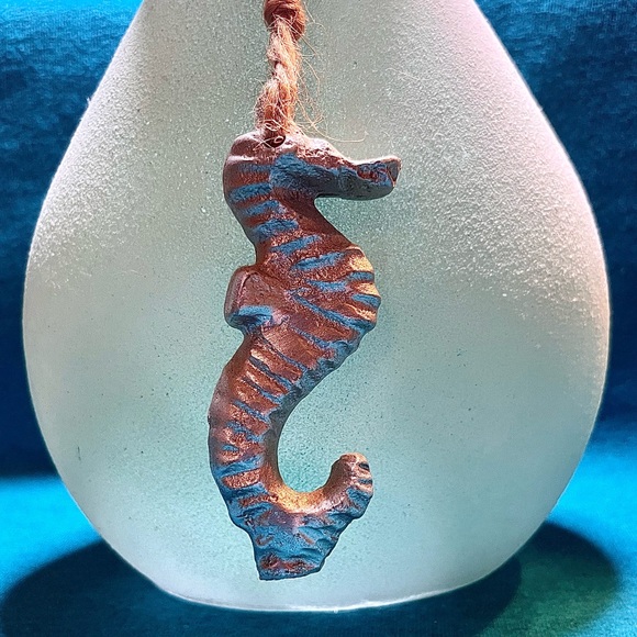 Glass bottle with resin Seahorse! Company: Beachcombers coastal life… - Picture 2 of 7